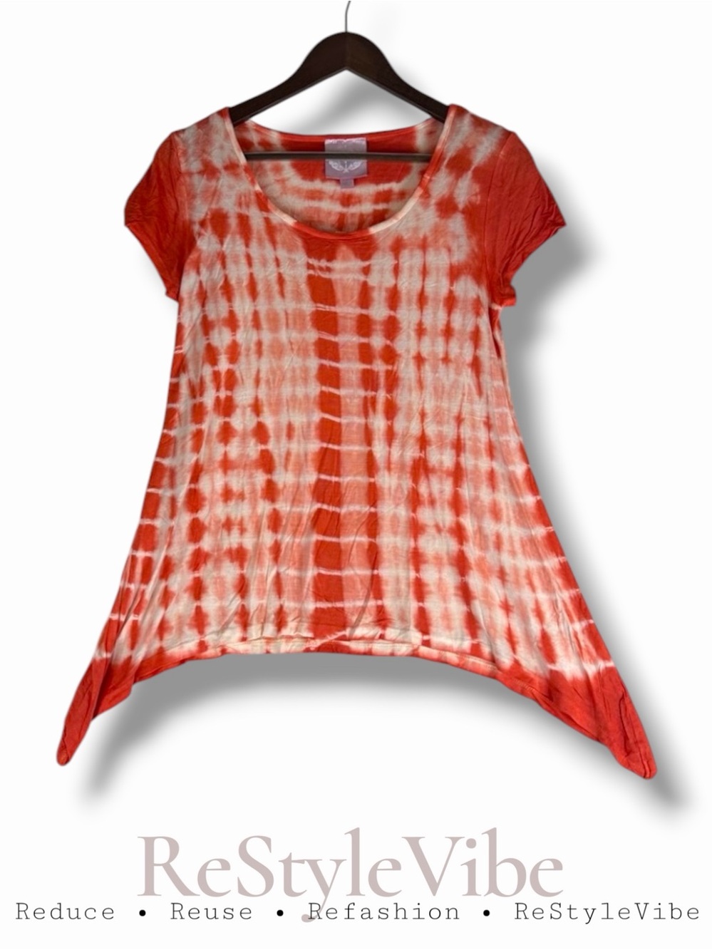 ROMEO & JULIET COUTURE Women’s Size S Shirt Top Tee Tie-Dye NWT Shark-Bite Hem
